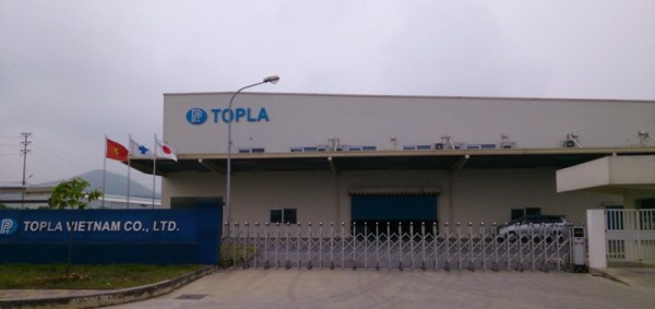 Cửa cổng xếp công ty Topla Việt Nam