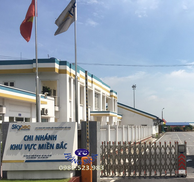 Cột cờ công ty nhiên liệu hàng không Việt Nam tại Sóc Sơn Hà nội cao 7m