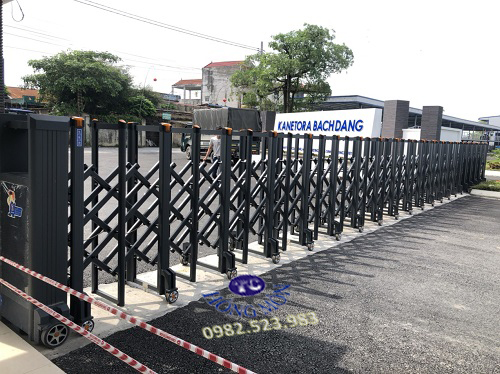Lắp đặt cửa cổng xếp tại Nam Định