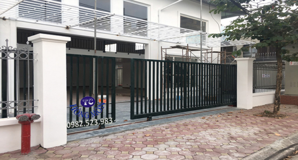 Cửa cổng lùa hai cánh Cửa cổng lùa hai cánh