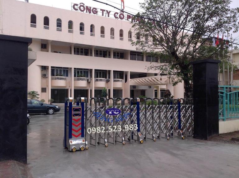 lắp đặt cổng xếp tại Hà Nội