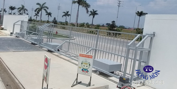 Cổng lùa sắt hộp 3