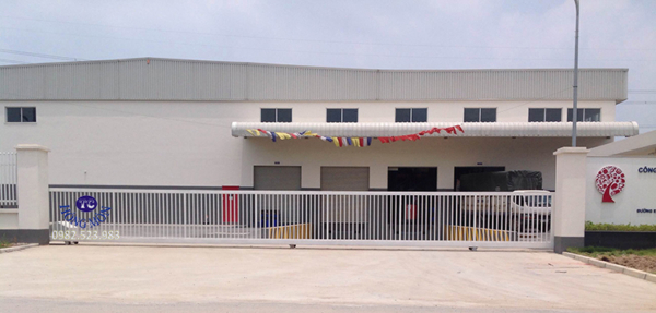 Cổng sắt lùa đẹp lắp đặt tại Hà Nam Cổng sắt lùa đẹp lắp đặt tại Hà Nam