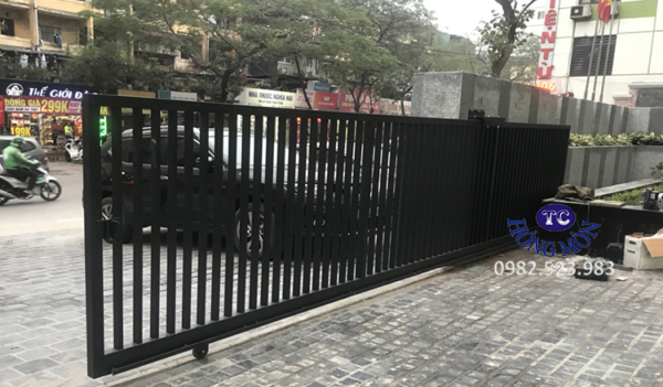 Cửa cổng sắt ray trượt