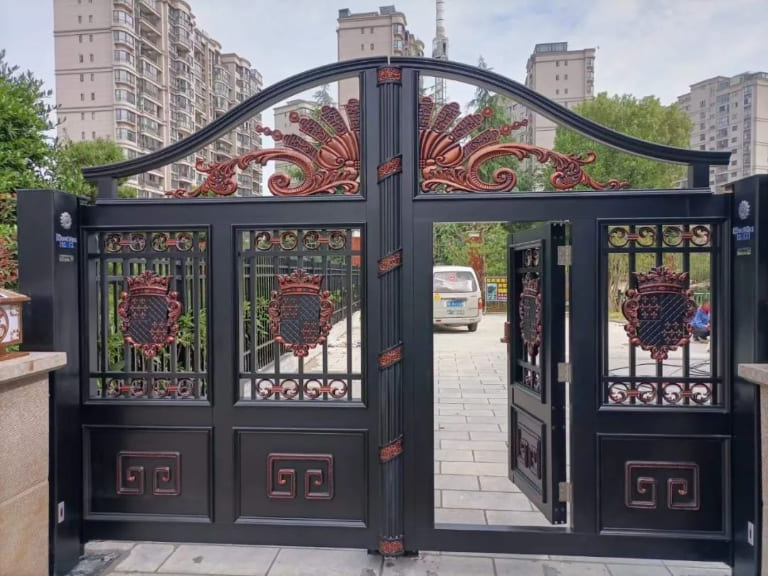 cửa cổng tự động nhôm đúc