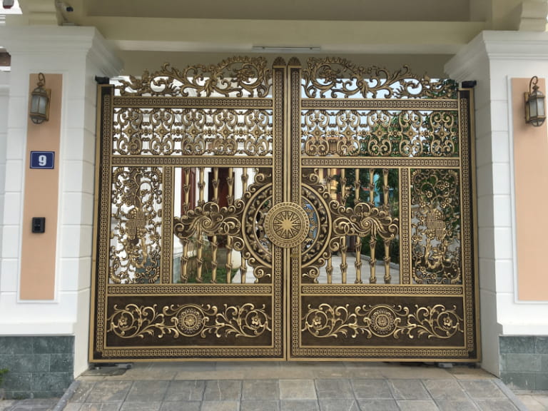 Mẫu cổng nhôm đúc hiện đại