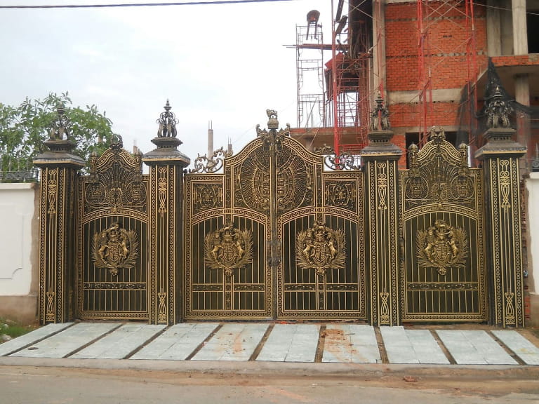 thi công cổng nhôm đúc