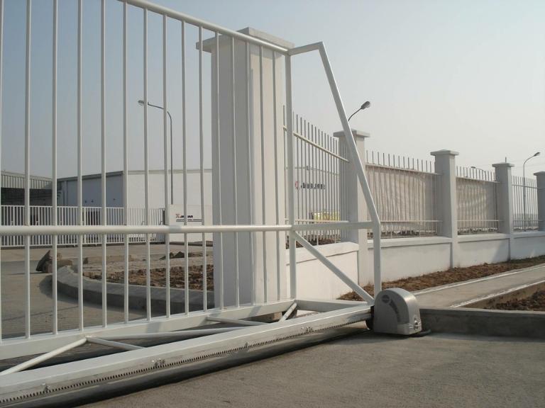 Cổng trượt tự động cho doanh nghiệp mang lại nhiều lợi ích