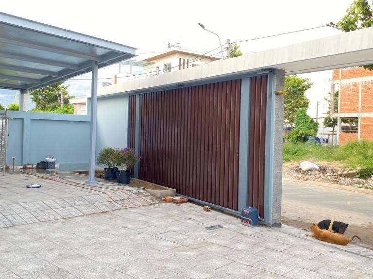 Cổng tự động có tiêu chuẩn an toàn theo quy định