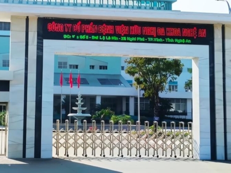 cổng xếp inox cho bệnh viện