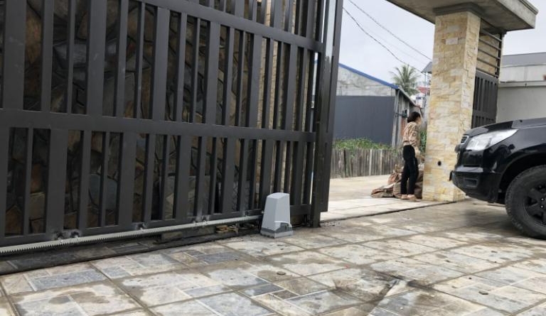 vì sao cổng tự động chạy chậm