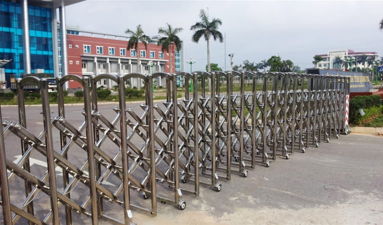 Tiêu chí thẩm mỹ cho cổng xếp inox trong khách sạn