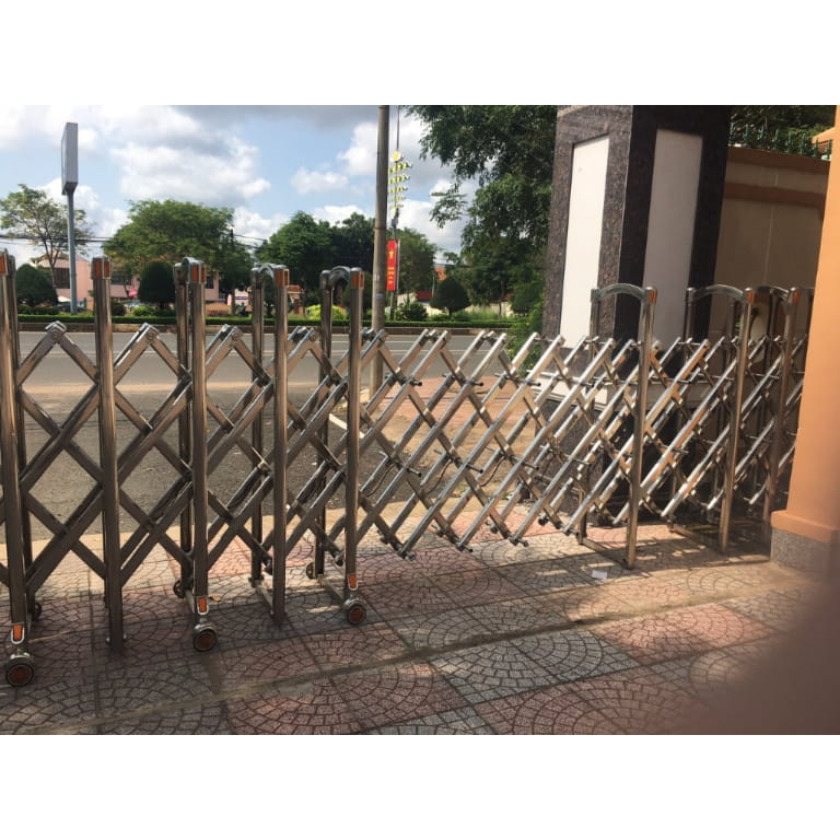 Khi nào nên chọn cổng xếp inox 201