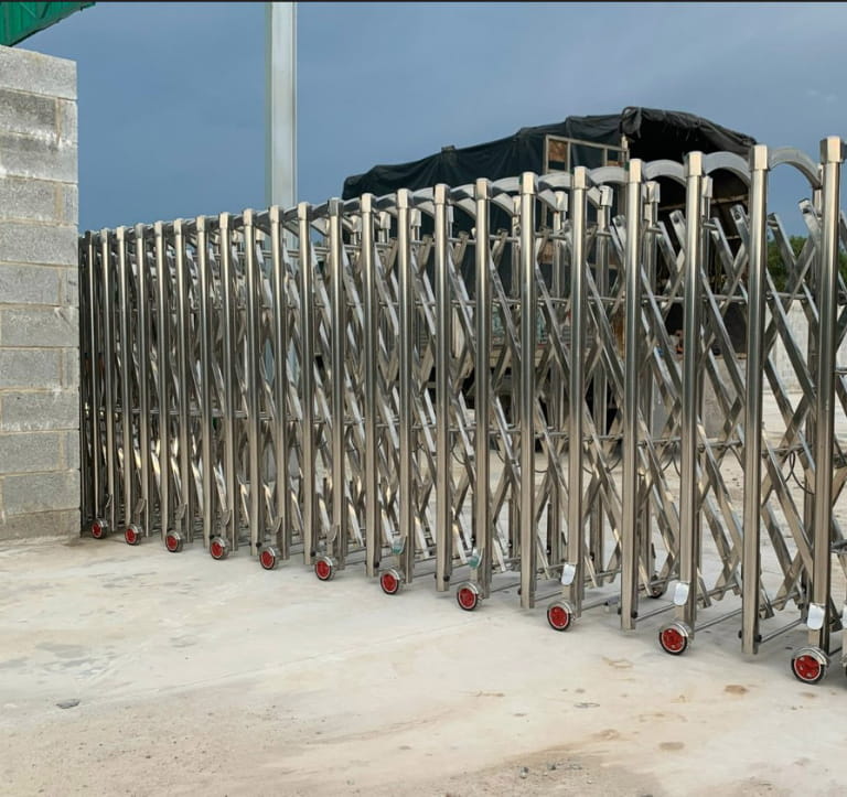 Cổng Hồng Môn tư vấn cổng xếp inox theo điều kiện công trình