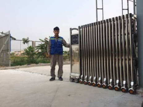 Cổng xếp inox tại Hà Nội