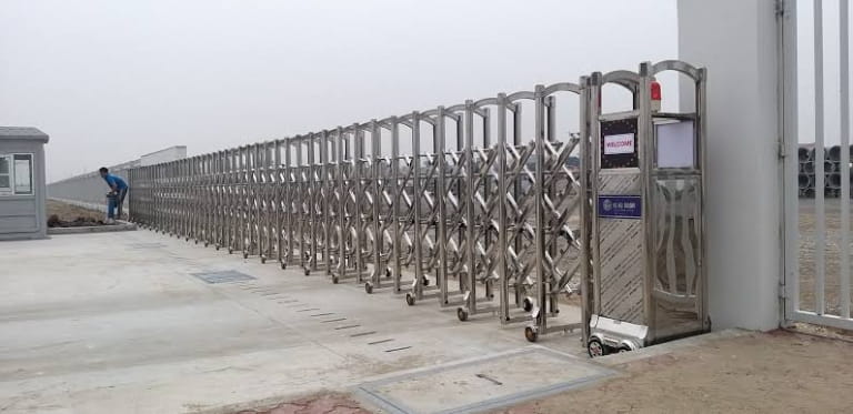 Nhà cung cấp cổng xếp tự động