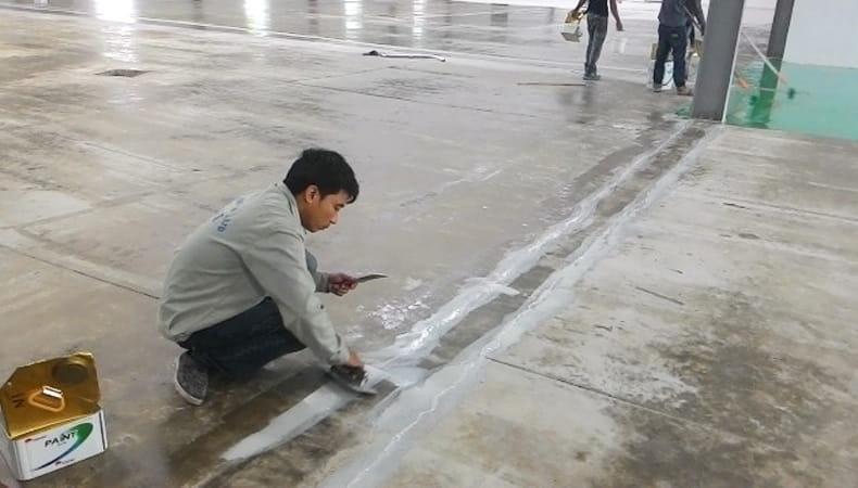 Khi nào nên gọi thợ sửa cổng xếp bị lệch?