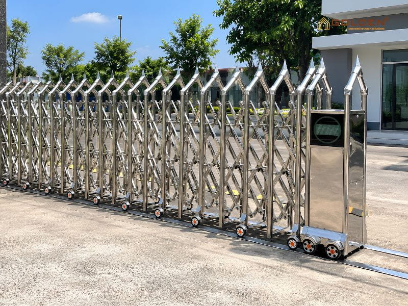 Điều gì làm cổng xếp inox khó bị đột nhập?